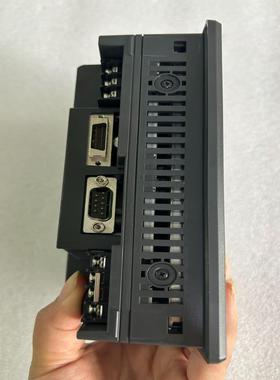 议~99新 KEYENCE触摸屏，型号 VT3-Q5T，实物