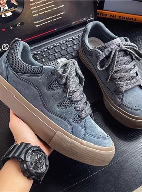 灰色板鞋男小众爆款百搭面包潮流鞋2025新款复古学院风休闲运动鞋