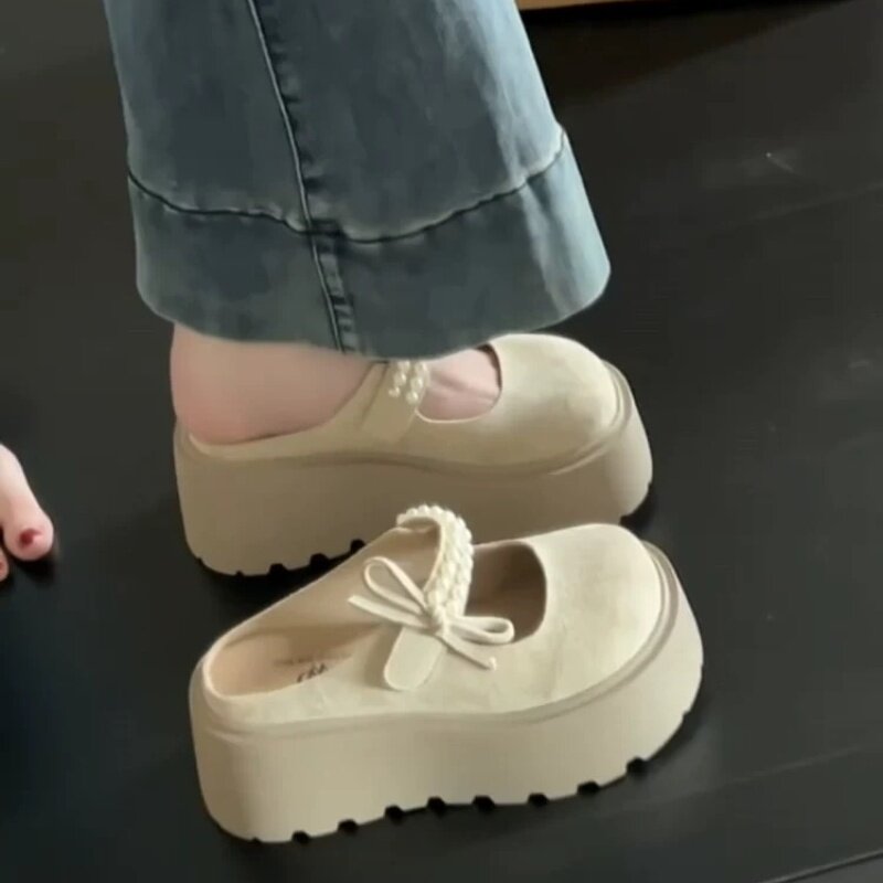 厚底增高勃肯鞋女2025新款夏季一脚蹬珍珠蝴蝶结包头半拖外穿凉鞋