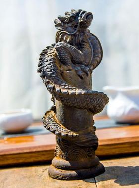 中式创意仿铸铁摆件飞龙在天浮雕像绕柱子桌面摆件居家茶宠工艺品