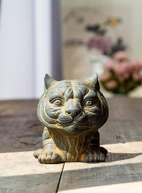 创意呆萌可爱生肖老虎小摆件办公室家用桌面纯手工雕塑工艺品铸铁