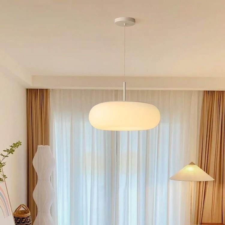 普瑞卧0室80吊灯22漫5新款现代简约餐厅灯温馨浪女孩网红儿房童吊