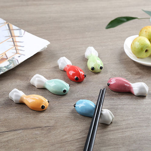 卡通小鱼造型陶瓷筷子架可爱彩色迷你筷枕家用筷架创意筷子托摆件
