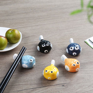 个性 创意小河豚餐桌筷子架家用陶瓷筷托筷枕书房桌面摆件笔搁笔架