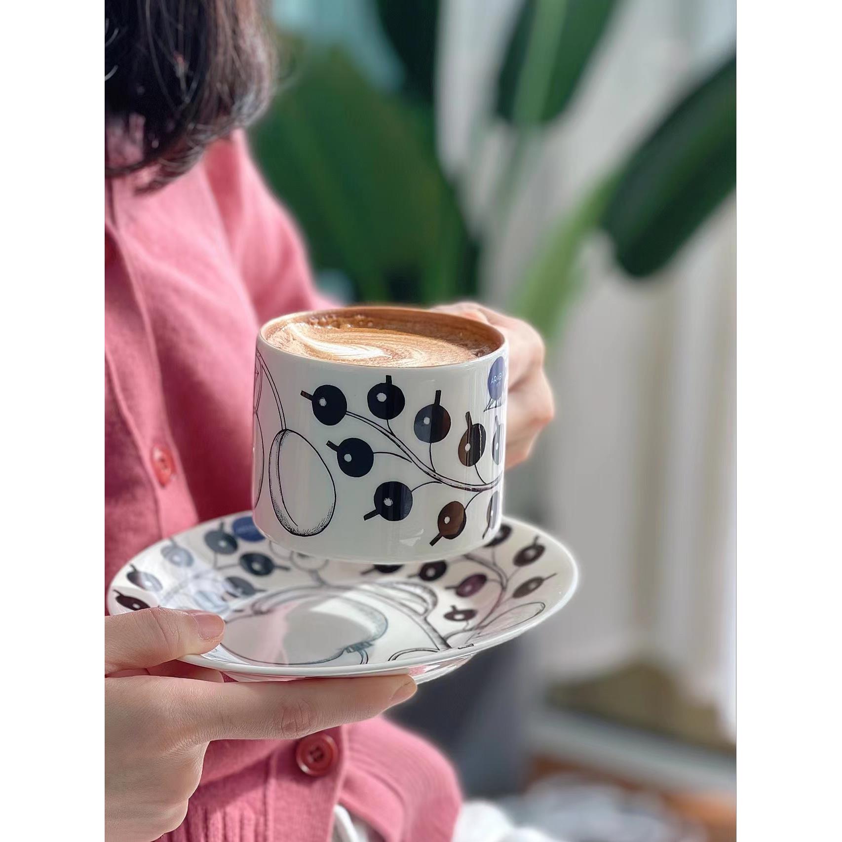 新款芬兰进口Arabia硕果黑白陶瓷餐具 马克杯茶杯咖啡杯碟盘子碗