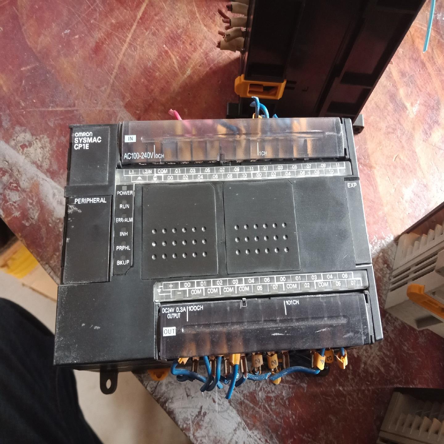 议价欧姆龙PLC CP1E-E40DR-A二手拆机，功能包好 无