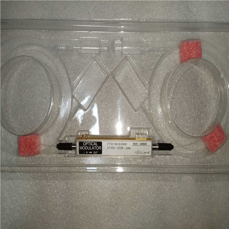 富士通40G两通道调制器。FTM7961EX/302 议价产（憨憨电子）