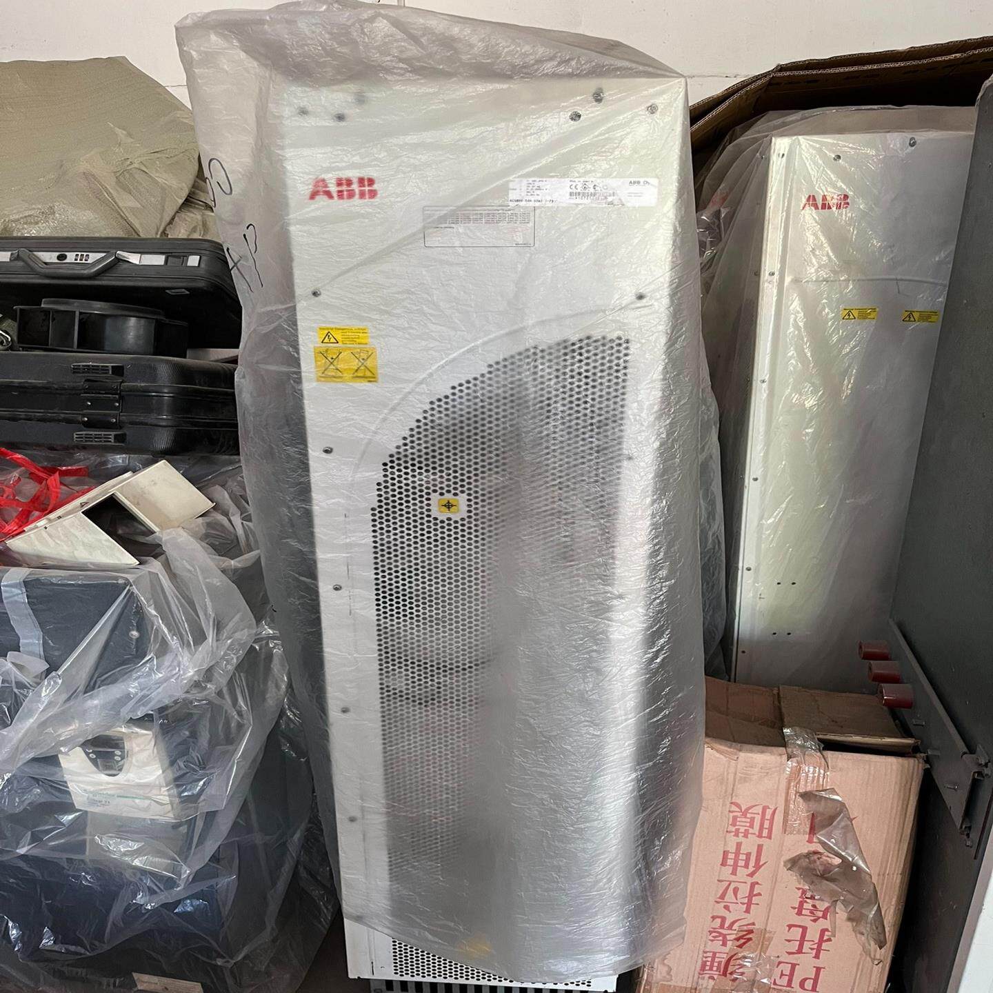 (议价)ABB变频器ACS800-04M-0260-3+P901