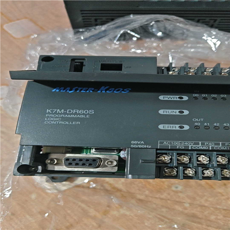 K7M一DR60S  PLC一台功能正常260少盖子(崽崽配件）