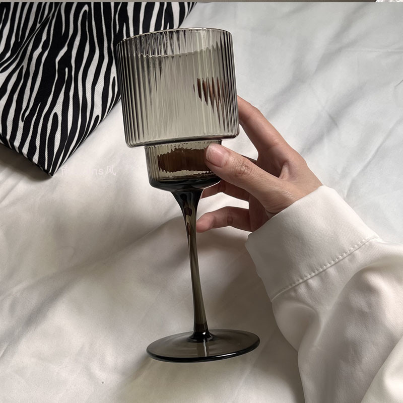 小众高级感葡萄酒杯红酒杯鸡尾酒果汁气泡水杯欧式复古条纹高脚杯