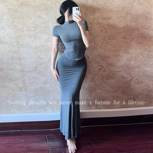 Fiala性感纯欲风紧身半高领短袖+开衫+半裙修身显瘦三件套打底