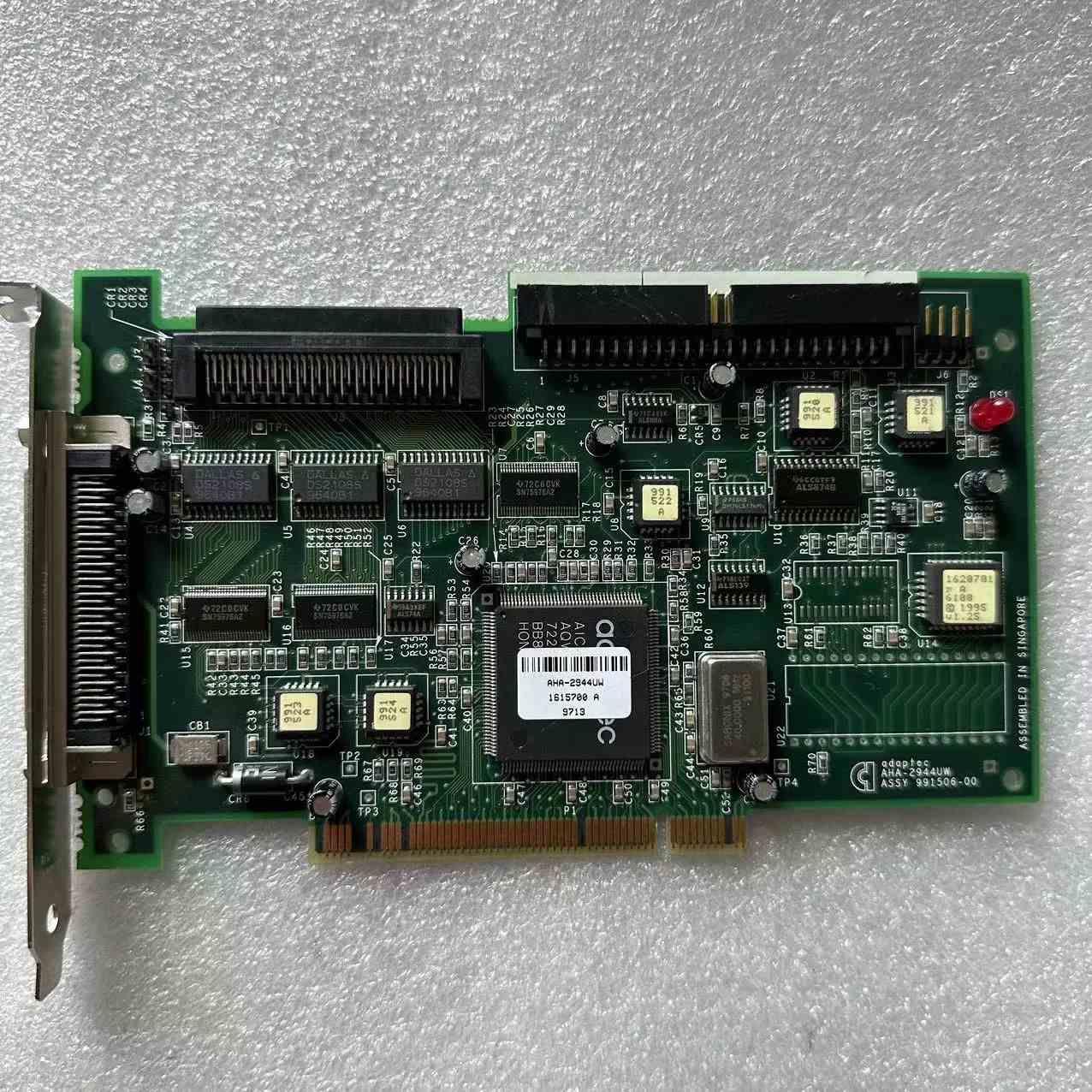 Adaptec AHA-2944UW 高压差分卡SCS~议价