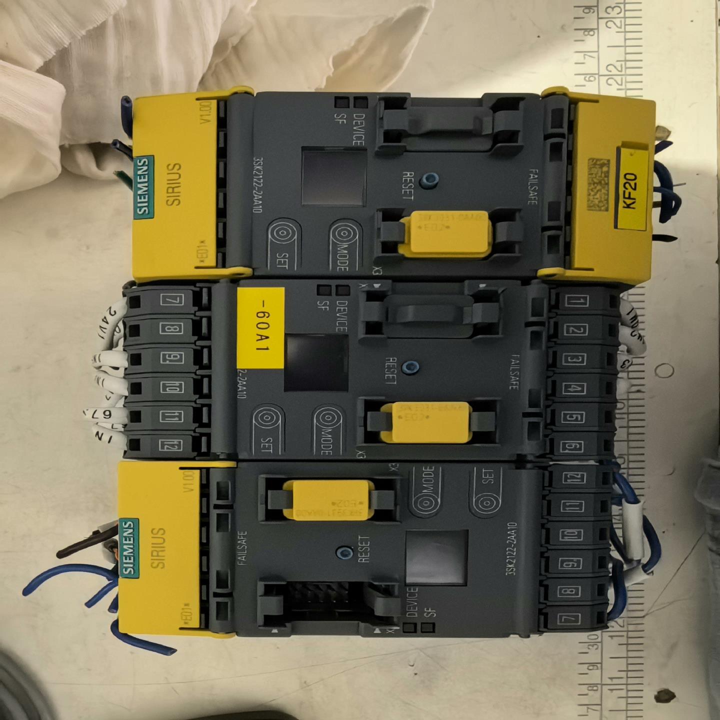 （议价）子3SK2122-2AA10安全继电器二手拆机成色如图所