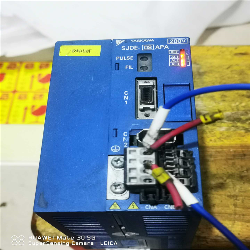 SJDE-08APA安川伺服驱动器 设备上刚拆下来。（憨憨电子）