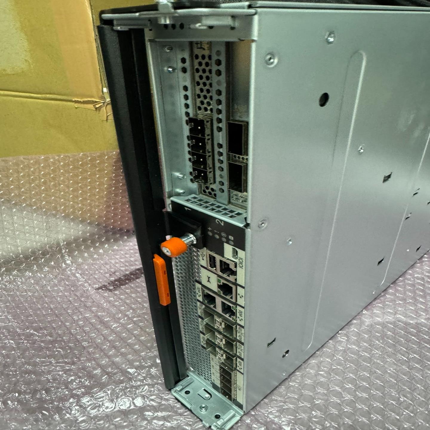 NETAPP FAS8200控制器 111-02493+E1（基数电子）