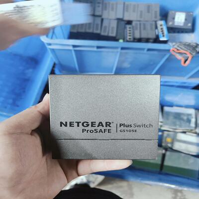 议~NETAR网件GS105Ev2千兆网管5口交换机   拆