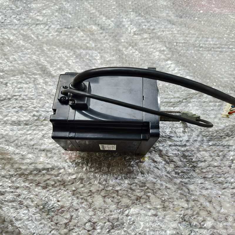 议~安川伺服电机 SGMPH-15AAA21 一个,实物