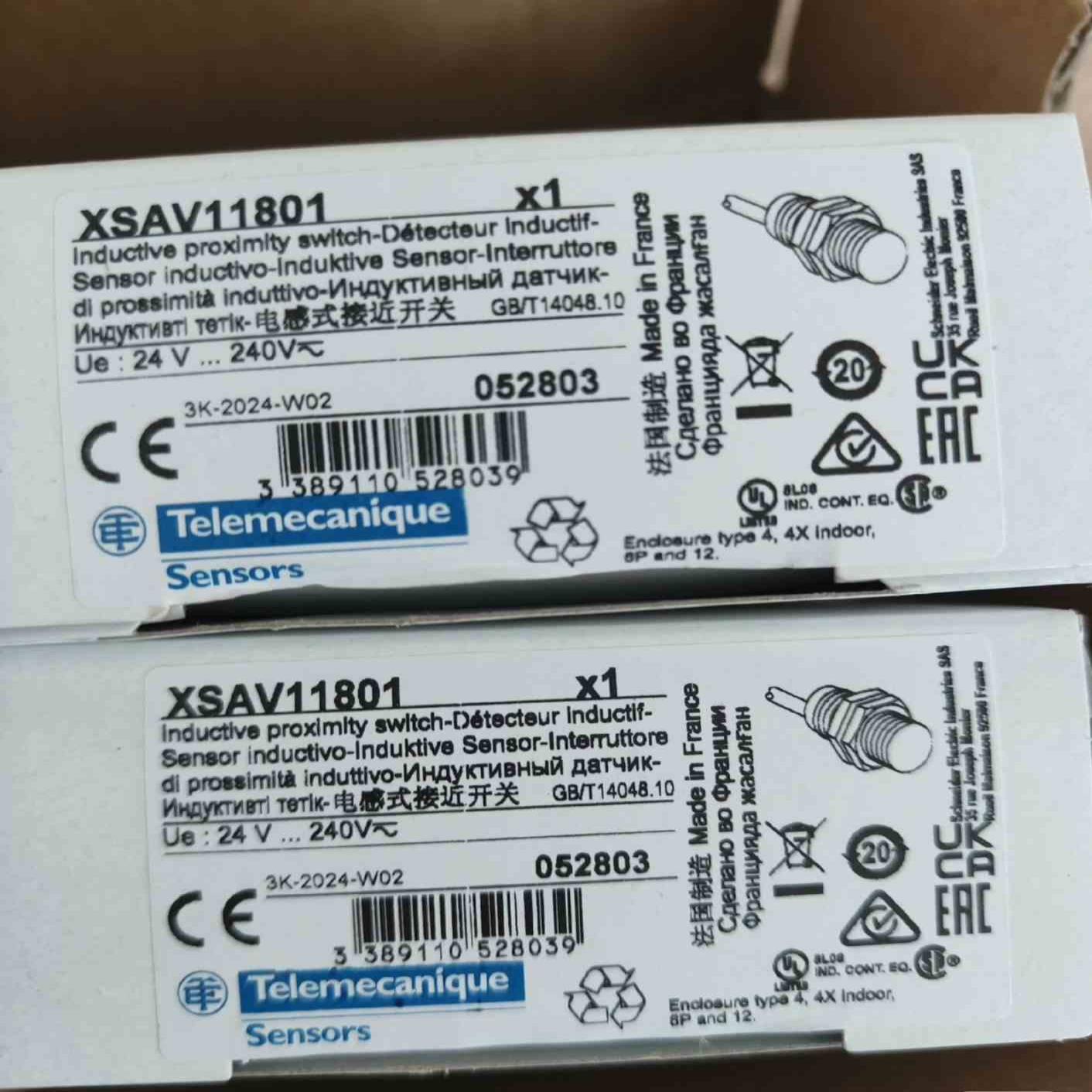 施耐德特勒美科传感器XSAV11801 100多议价