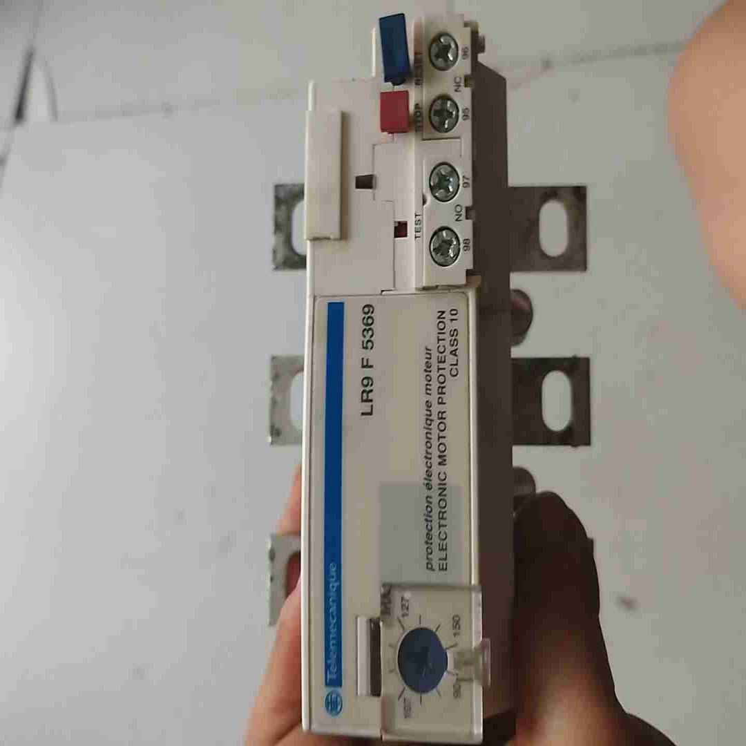 施耐德热保护器LR9F5369没有包装90-150A议价
