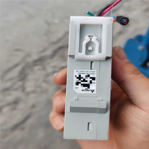 台达PLC DVP12SS211S成色实物图，功能正常（憨憨电子）