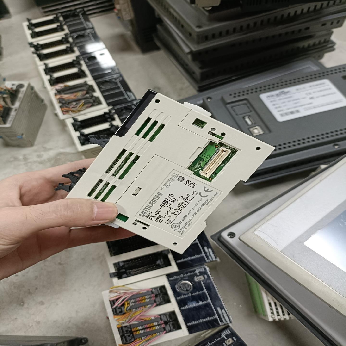 （议价咨询）三菱plc原装拆机，FX3UC-64MT/D，成色漂亮，功能