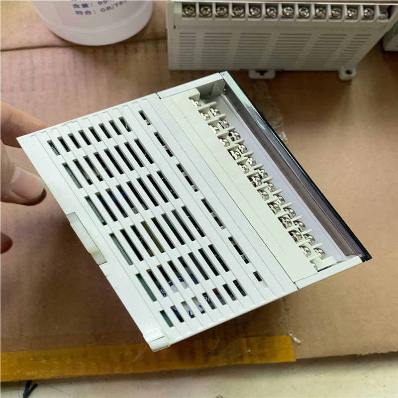 信捷XD3-32R-E，实物拍摄，拆机下来的，功能包好。~议价