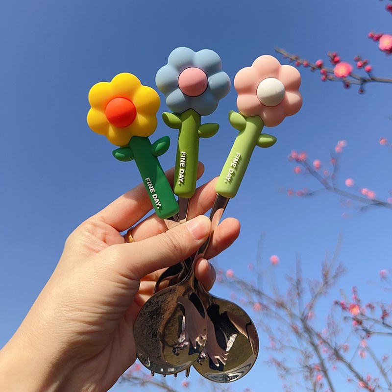 速发可爱花朵子勺家用04不锈钢甜品果叉套装耐摔儿童饭勺水勺叉