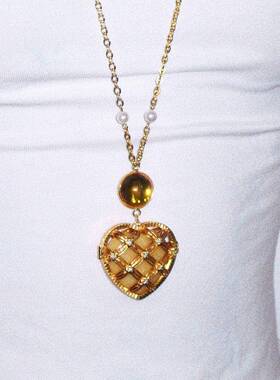 金色闪闪甜心派可开合相簿式爱心项链