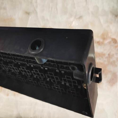 汽车保险丝成2路保险丝座央保险丝盒新能NBT源车保险4丝盒总中控