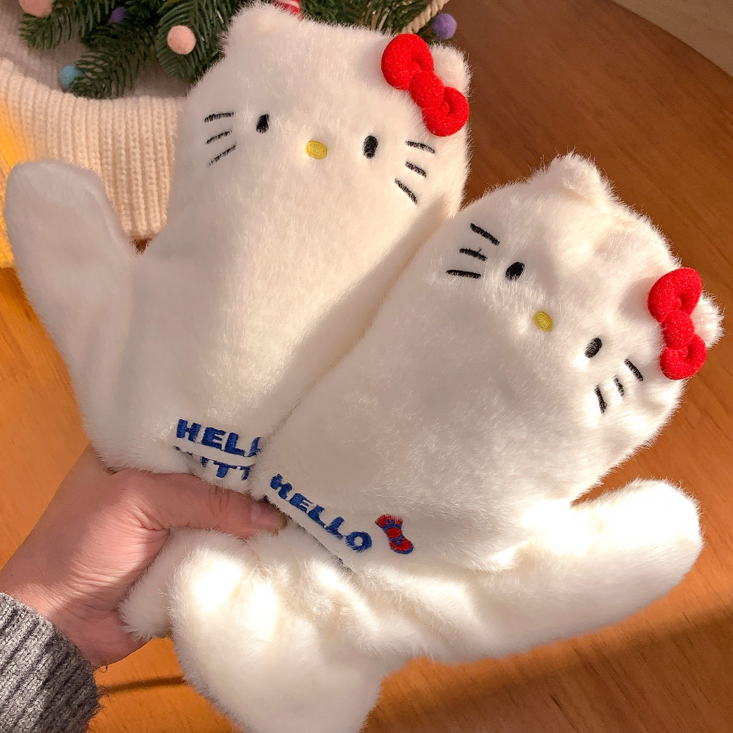 可爱Kitty猫全包毛绒手套女冬加绒加厚保暖骑行防寒连指挂脖骑车