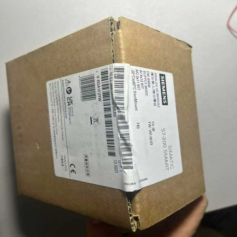 议~SIMATIC S7-200 SMART，型号为6ES