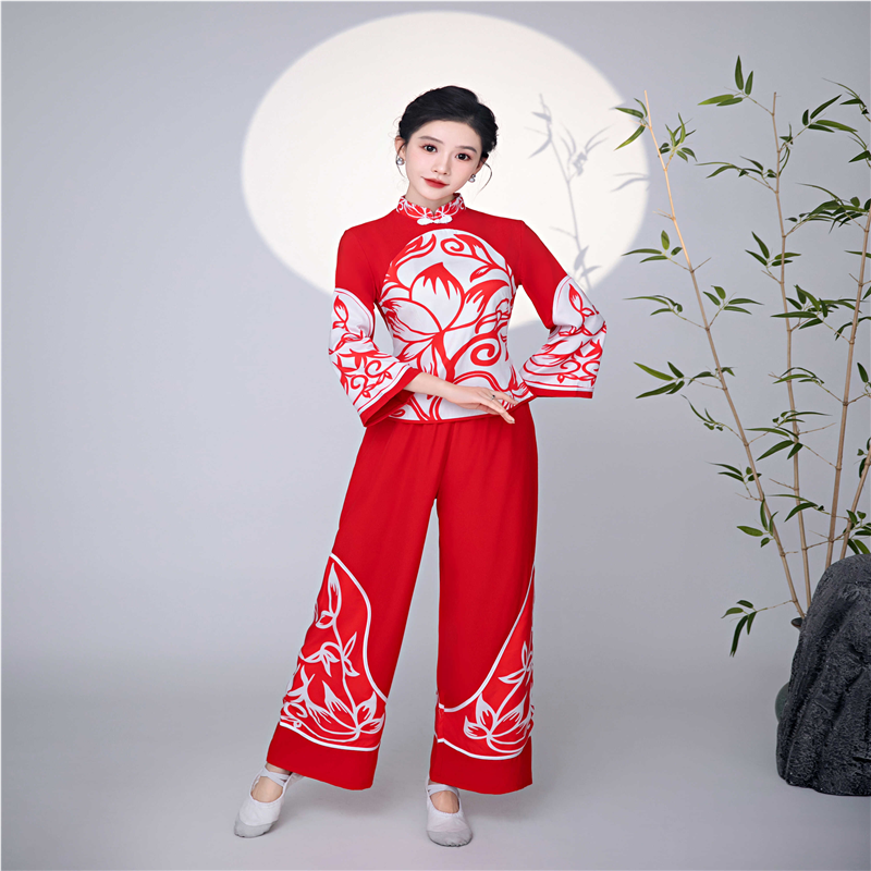 秧歌服演出服女新款东北二人转民族舞蹈服装扇子舞水鼓腰鼓服套装