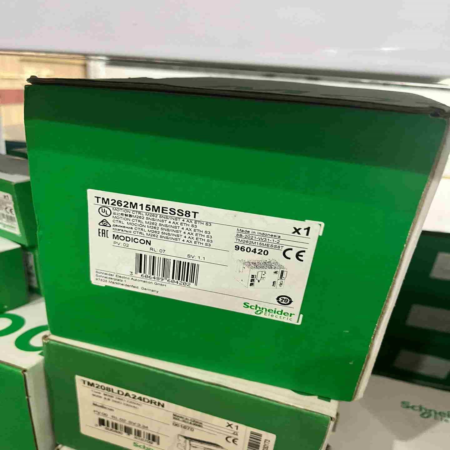 TM262M15MESS8T施耐德PLC运动控制器议价