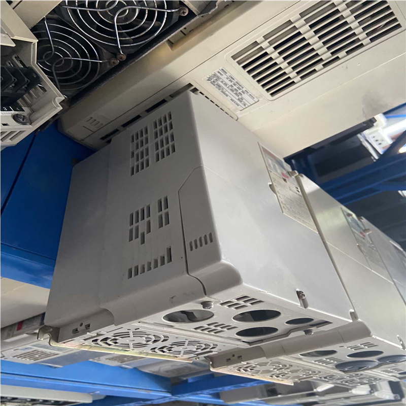 安川606V7变频器 5.5KW 380V CIMR-V7A(崽崽配件）