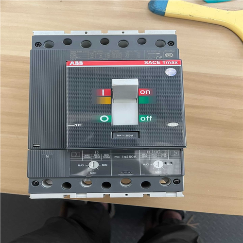 (询价)ABB断路器T4N250 3P 250A 一台  的