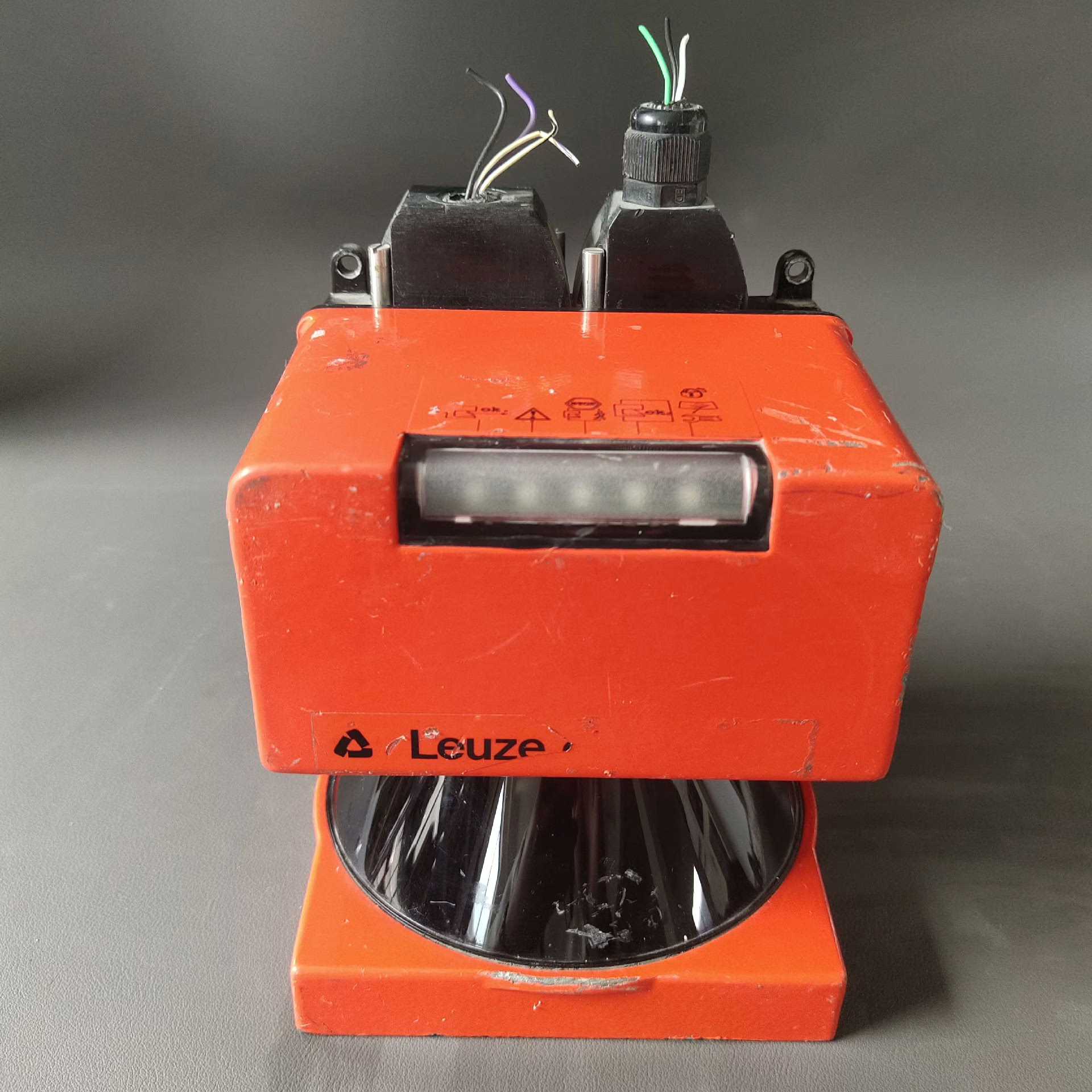 (背呗机械)Leuze eIeCtronic Dl06XIA仪价
