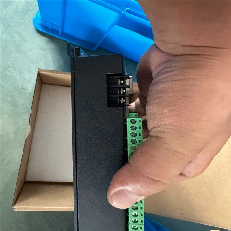 议~EM32DX-E1，雷塞智能控制器 全新带包装