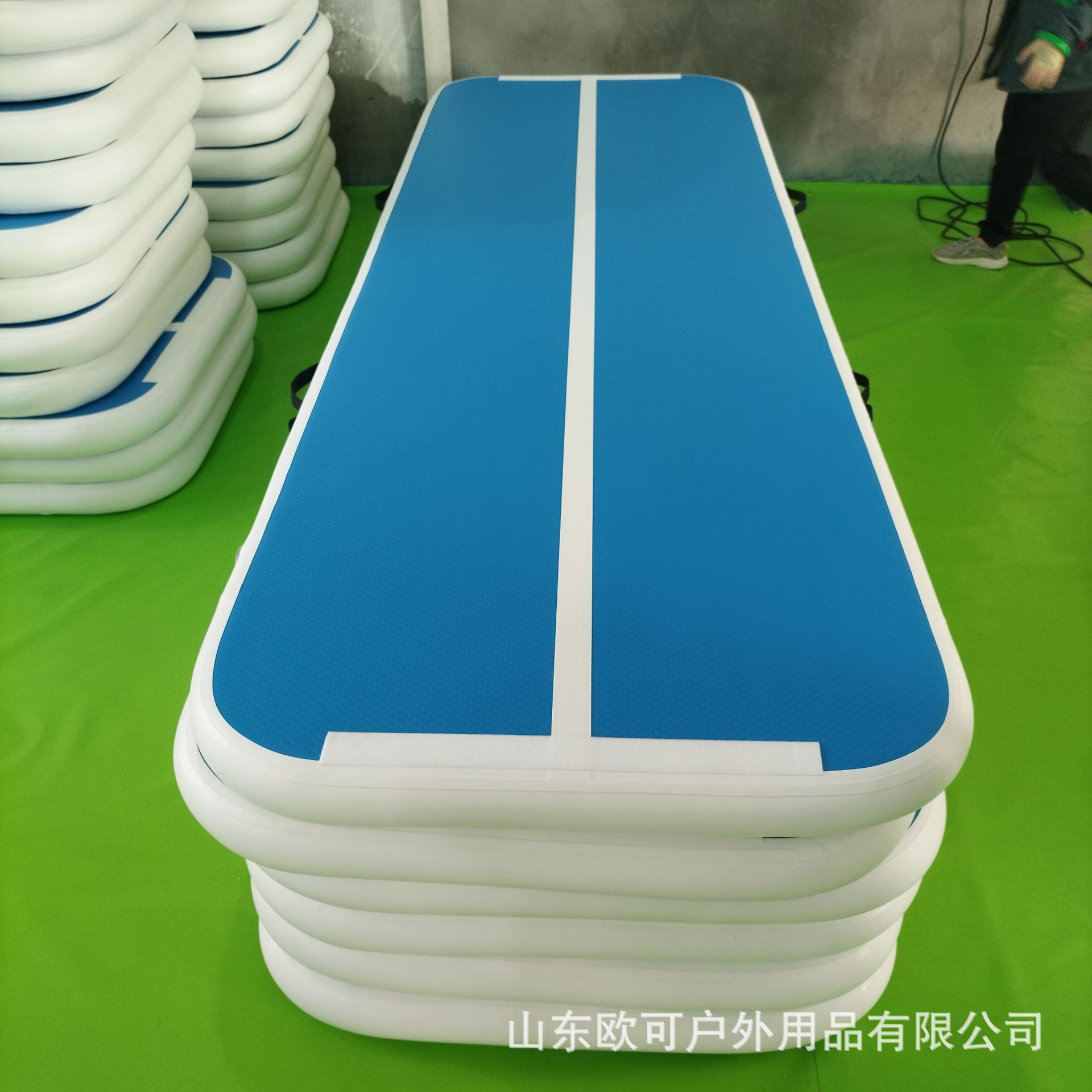 充气圆柱体后空翻下腰训练器