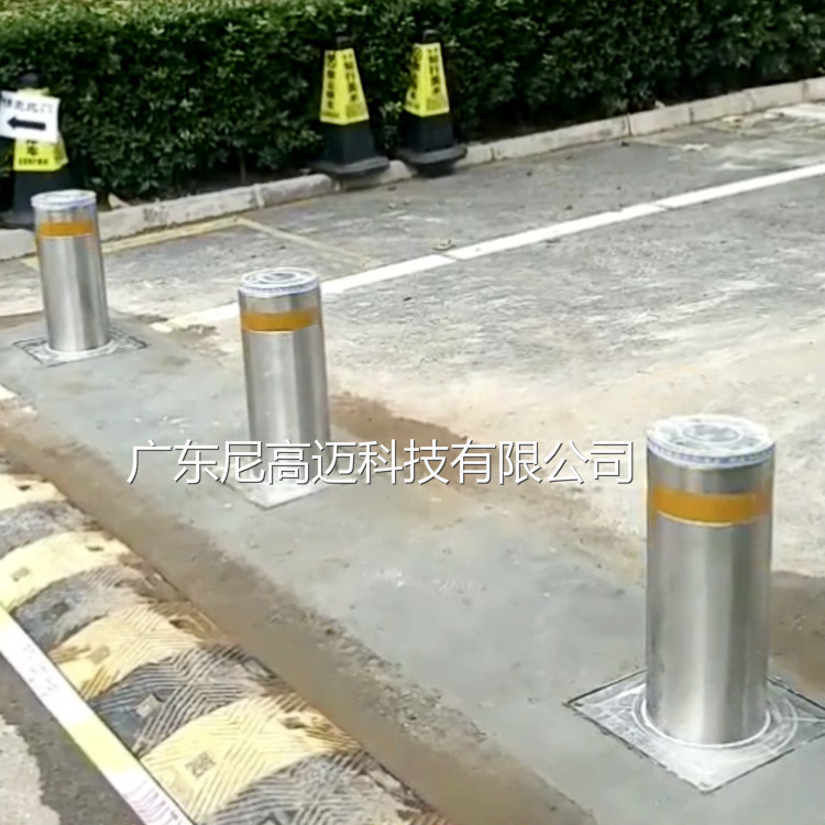 襄阳升降桩学校门口自动液压伸缩路柱304不锈钢起落桩防恐车挡