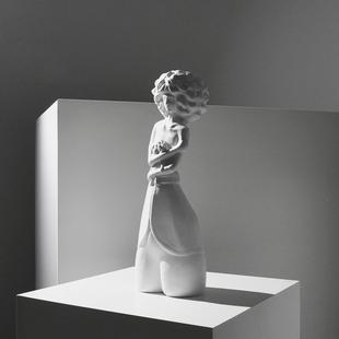 现代简约卡样通梦BGP娜姐妹人物雕塑板房间三酒店公室玄关办酒柜