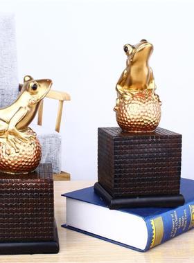 跨境新R0019J田摆件房园青蛙树脂工艺书靠办品公室桌面书装饰品厂