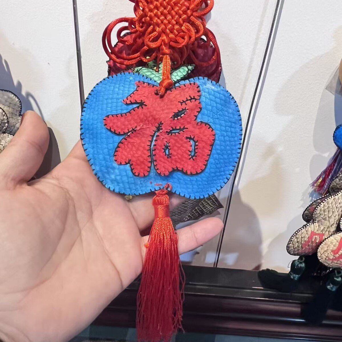 赫哲族手工鱼皮立体画青飞印花十字绣汽车鱼皮画工艺品挂饰福字