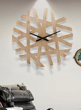 轻奢现代木钟质简约挂42595尚创意家时用钟表客厅钟挂墙时厂家