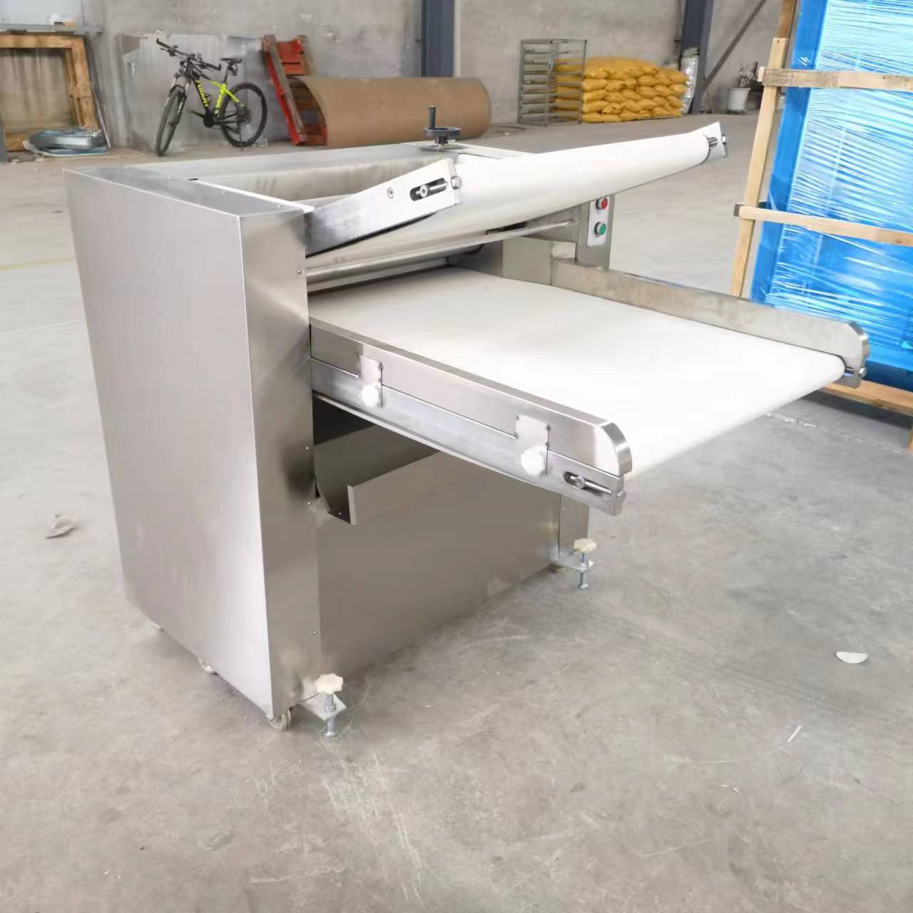 济南嘉睿昌YMZD750自动商用大型压面机揉面机压皮机电压380V