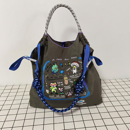 ballchain新款虚拟世界刺绣女包