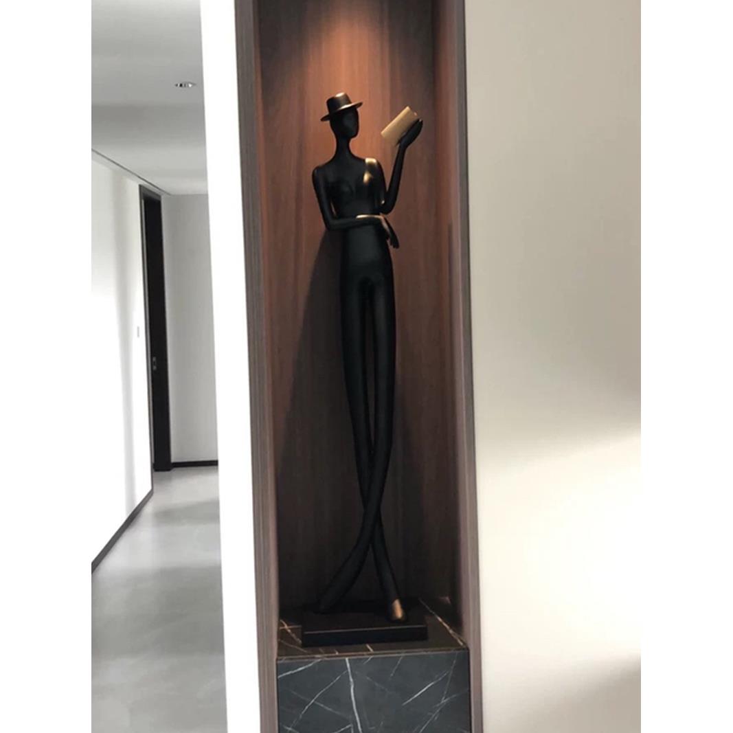 现代轻奢创意抽象人物看书摆件样板房电视柜客厅玄关落地艺术雕塑