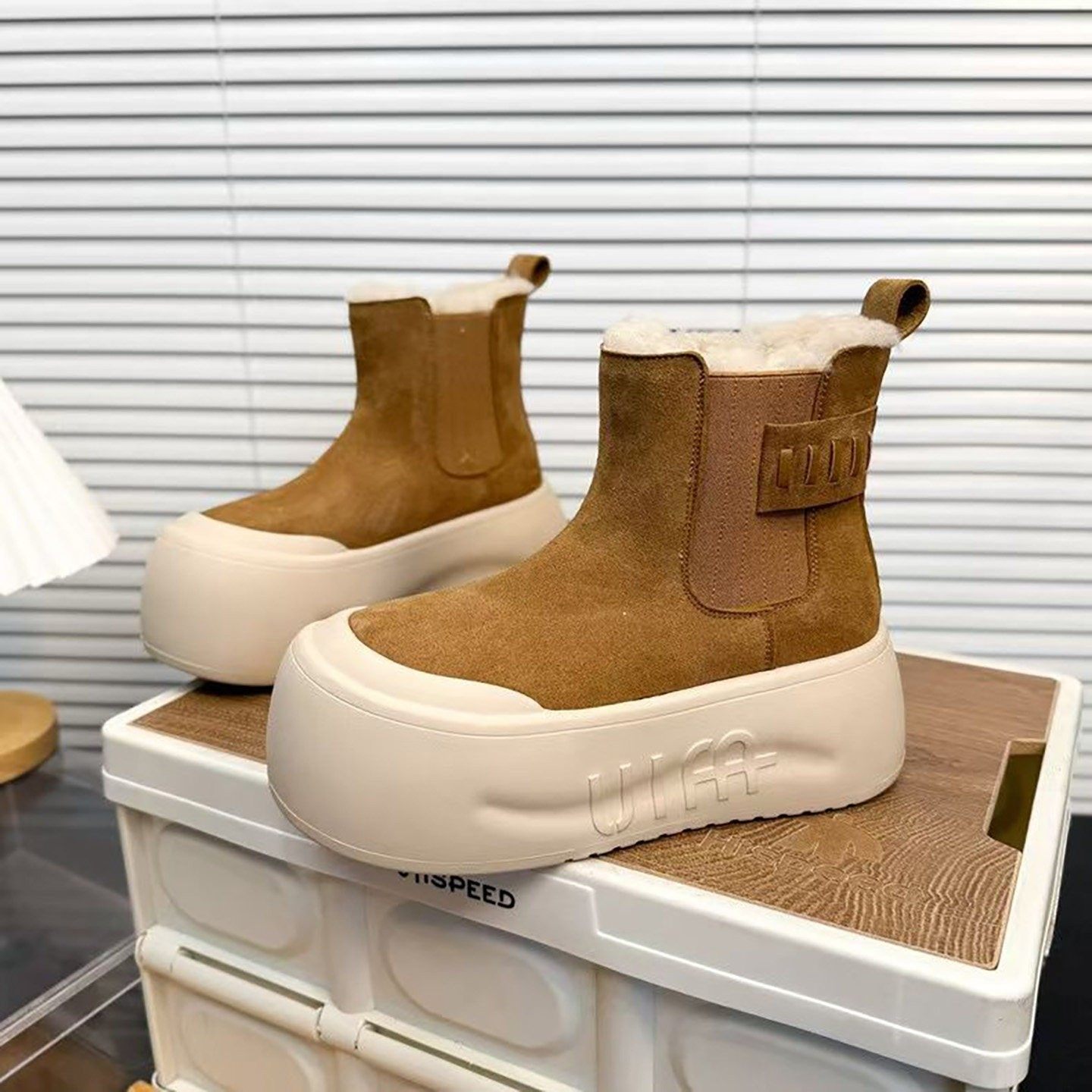 香港大头羊羔毛毛雪地靴女2025秋冬新款松糕厚底磨砂皮加绒马丁靴,女鞋,马丁靴,淘宝优惠券,粉丝福利购,淘宝优惠卷