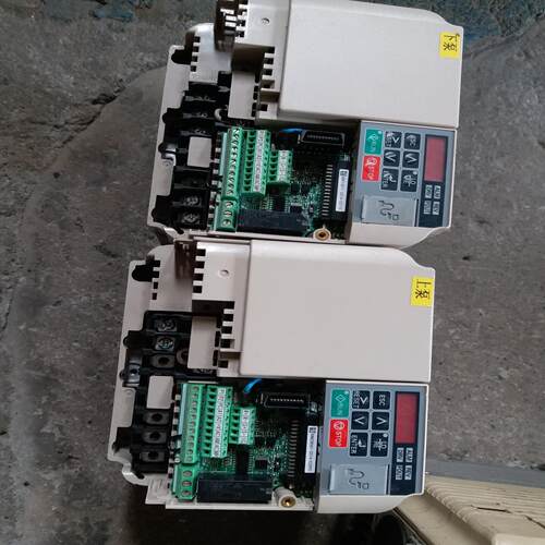 议~安川变频器3.7/5.5KW，220V，很新，要的联系。