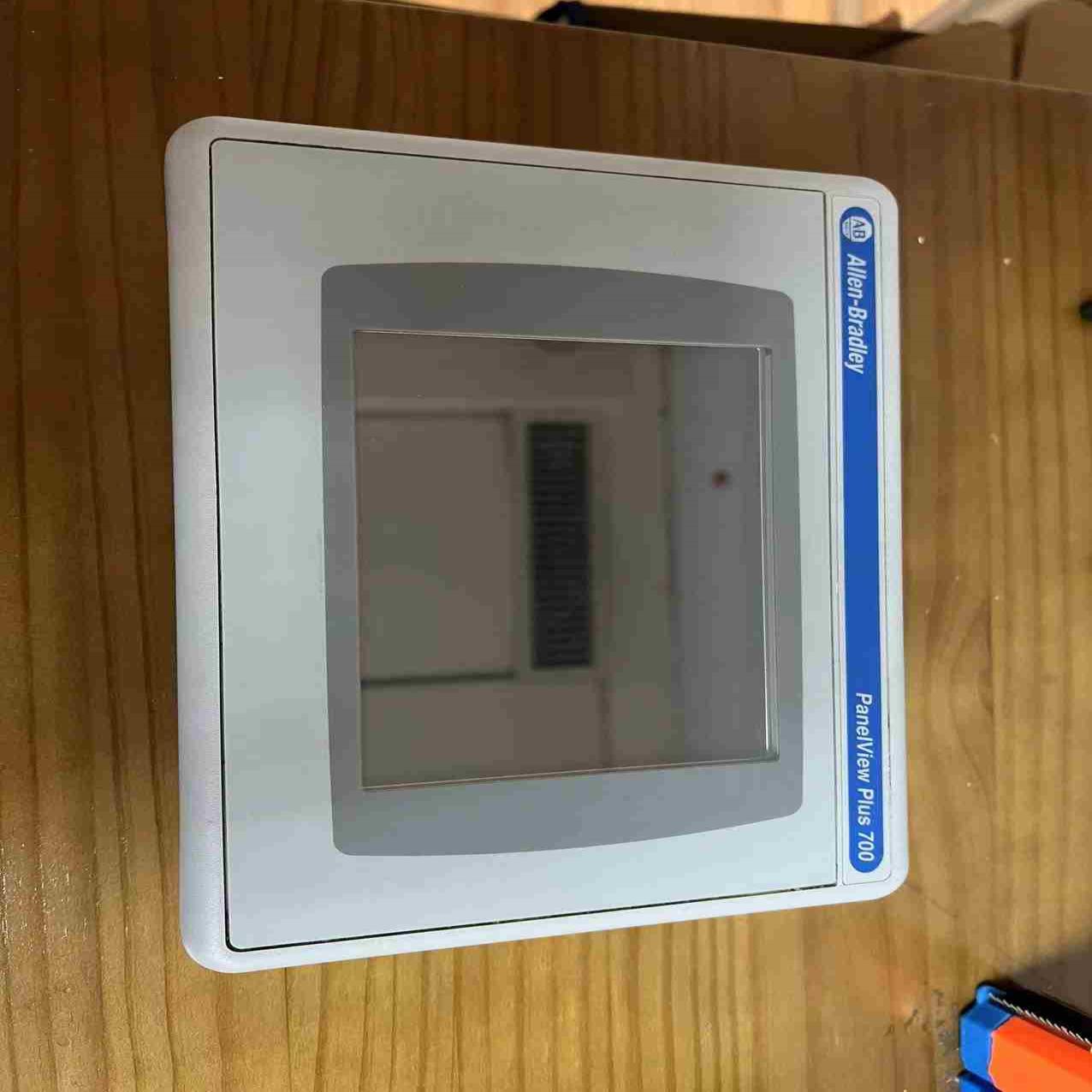 2711P-T7C4D8  A-B显示屏拍前联系罗克韦议价