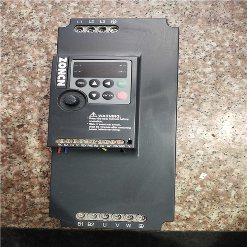 议~众辰变频器Z2400T-7R5GY-RX成色如图，包